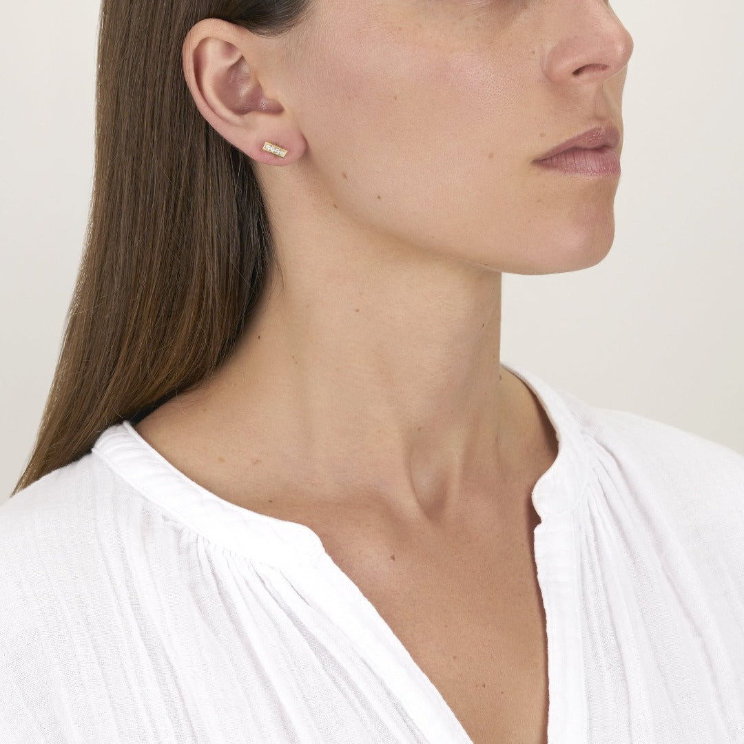 Single stone earrings gold with brilliant-cut diamonds. - Bukowskis